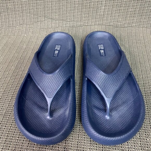 32 Degrees Cool Unisex Size Large Mens 7-8 & Womens 9-10 Navy Blue Flip Flops - Picture 2 of 6